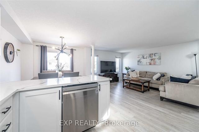 947 Atlantic Blvd, House detached with 3 bedrooms, 3 bathrooms and 3 parking in Waterloo ON | Image 2