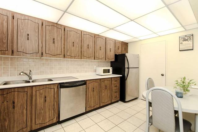1001 - 10 Tangreen Crt, Condo with 3 bedrooms, 2 bathrooms and 2 parking in Toronto ON | Image 9