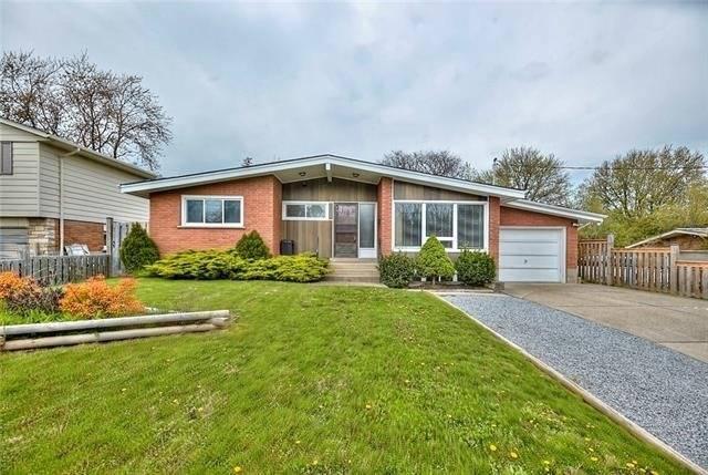67 Glendale Ave, House detached with 3 bedrooms, 2 bathrooms and 5 parking in St. Catharines ON | Image 1