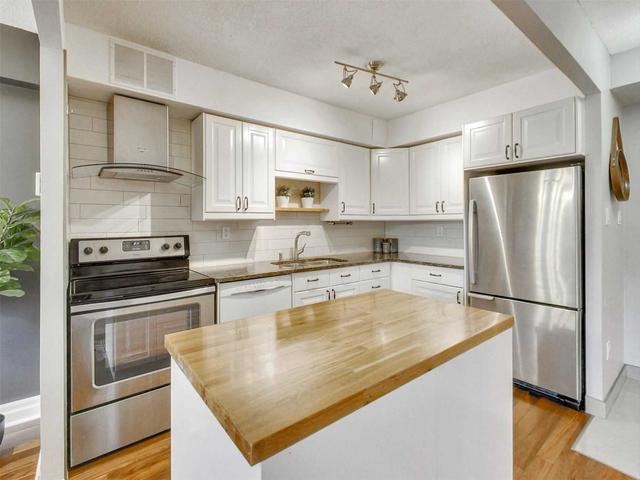 205 - 60 Southport St, Condo with 2 bedrooms, 2 bathrooms and 1 parking in Toronto ON | Image 5