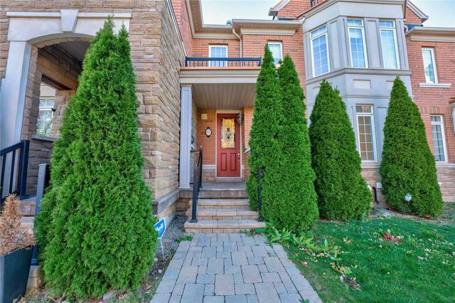 567 Sixteen Mile Dr, House attached with 3 bedrooms, 4 bathrooms and 2 parking in Oakville ON | Card Image