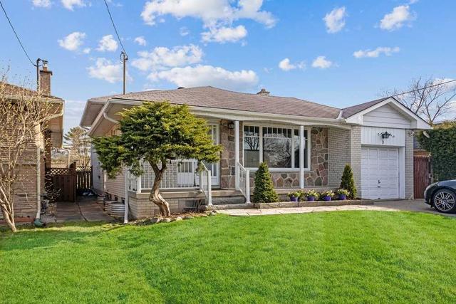 5 Robinglade Dr, House detached with 3 bedrooms, 2 bathrooms and 5 parking in Toronto ON | Image 1