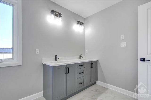 10545 Wylie Way, House detached with 3 bedrooms, 2 bathrooms and 8 parking in North Dundas ON | Image 21