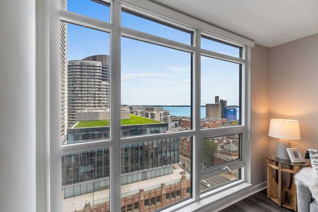 1502 - 600 Fleet St, Condo with 2 bedrooms, 1 bathrooms and 1 parking in Toronto ON | Image 4