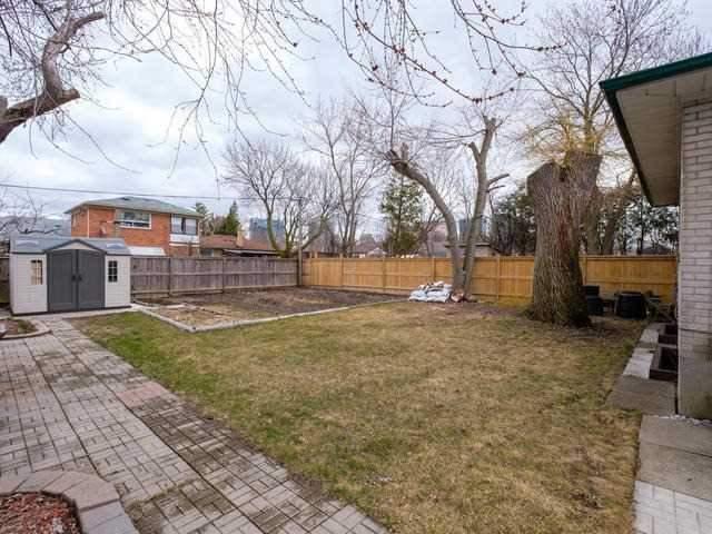 11 Hilda Ave, House detached with 3 bedrooms, 3 bathrooms and 5 parking in Toronto ON | Image 18