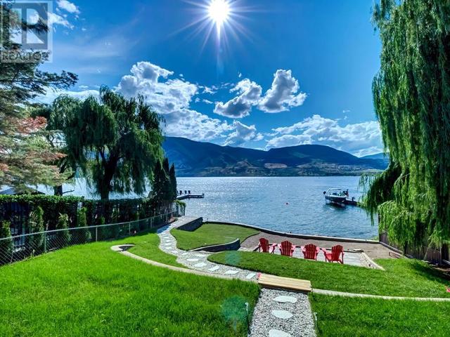 4013 Lakeside Road, House detached with 4 bedrooms, 4 bathrooms and 2 parking in Penticton BC | Image 2
