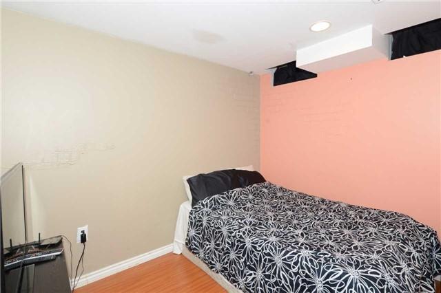 7 Kimberley Cres, Townhouse with 3 bedrooms, 4 bathrooms and 2 parking in Brampton ON | Image 11