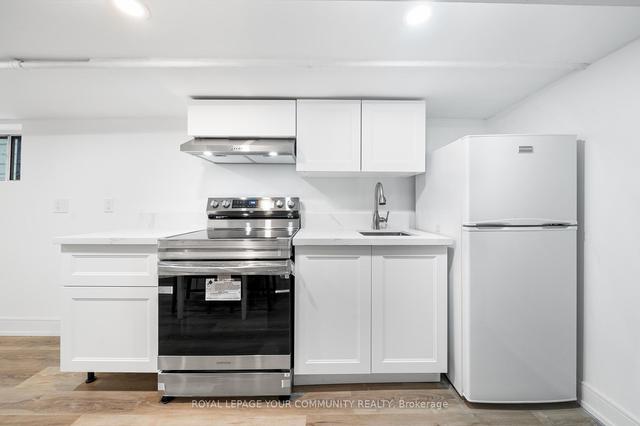 70 Fifth St, House detached with 2 bedrooms, 3 bathrooms and 1 parking in Toronto ON | Image 26