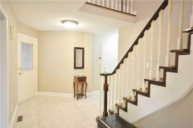 104 Sterling Cres, House detached with 4 bedrooms, 4 bathrooms and 2 parking in Vaughan ON | Image 5