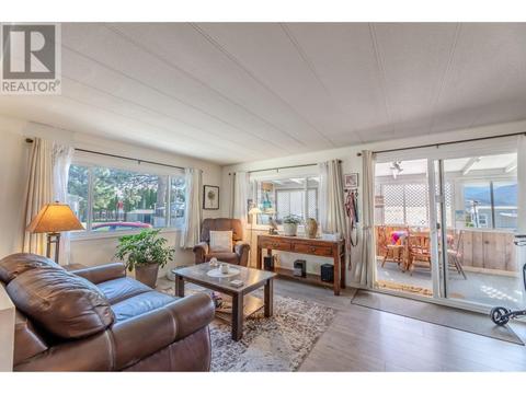 88 - 98 0kanagan Avenue E, House other with 3 bedrooms, 1 bathrooms and 2 parking in Penticton BC | Card Image