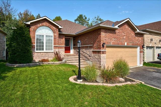 36 Bayshore Blvd, House detached with 2 bedrooms, 3 bathrooms and 6 parking in Barrie ON | Image 1