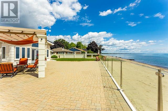12070 Rose Beach Line, House detached with 3 bedrooms, 2 bathrooms and null parking in Chatham Kent ON | Image 21
