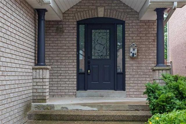 2492 Logan Ave, House detached with 3 bedrooms, 3 bathrooms and 2 parking in Oakville ON | Image 12