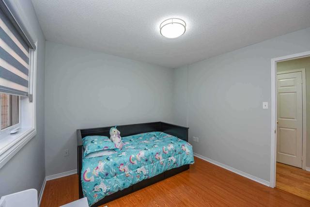 31 Lennon Tr, House detached with 4 bedrooms, 5 bathrooms and 5 parking in Brampton ON | Image 15