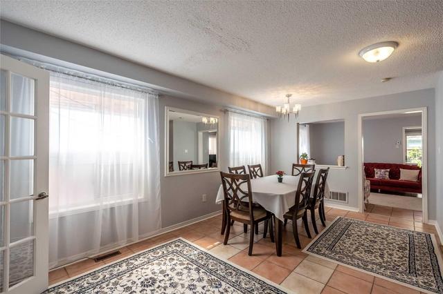 81 Ronan Cres, House attached with 3 bedrooms, 3 bathrooms and 2 parking in Vaughan ON | Image 2