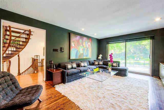 19 Magpie Cres, House detached with 4 bedrooms, 4 bathrooms and 2 parking in Toronto ON | Image 7