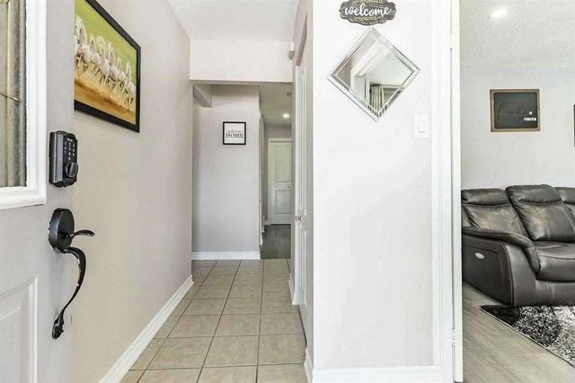 upper - 34 Finsbury Dr E, House detached with 3 bedrooms, 2 bathrooms and 4 parking in Brampton ON | Image 14