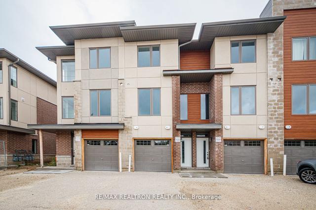 52 Winters Cres, Townhouse with 3 bedrooms, 3 bathrooms and 2 parking in Collingwood ON | Image 1