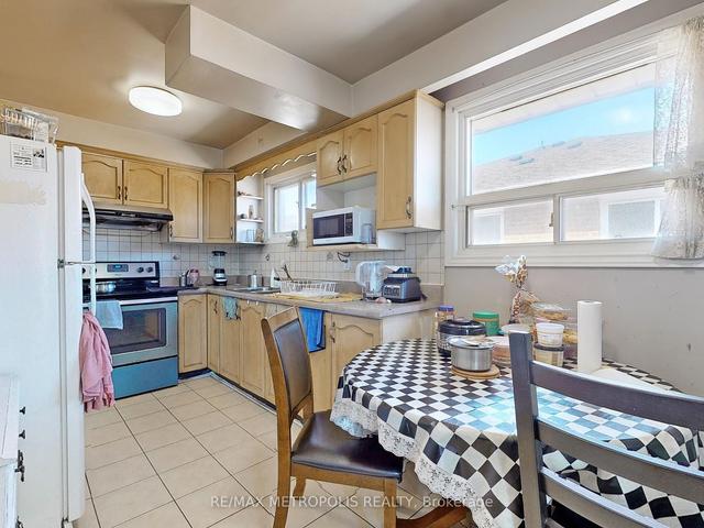 161 Ardwick Blvd, House semidetached with 3 bedrooms, 2 bathrooms and 3 parking in Toronto ON | Image 39