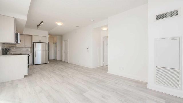 915 - 7900 Bathurst St, Condo with 1 bedrooms, 2 bathrooms and 1 parking in Vaughan ON | Image 3