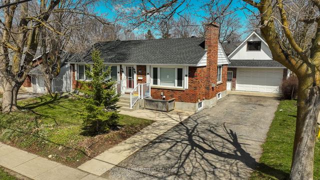 165 St Vincent St, House detached with 3 bedrooms, 2 bathrooms and 4 parking in Barrie ON | Image 1