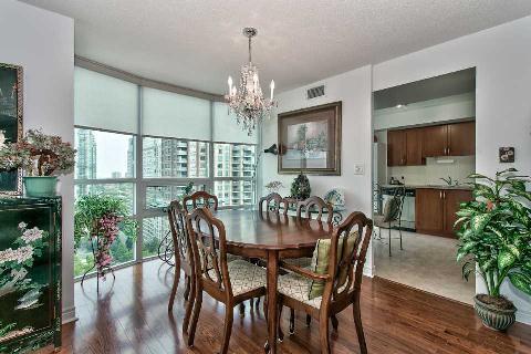 1903 - 208 Enfield Pl, Condo with 2 bedrooms, 2 bathrooms and 1 parking in Mississauga ON | Image 4