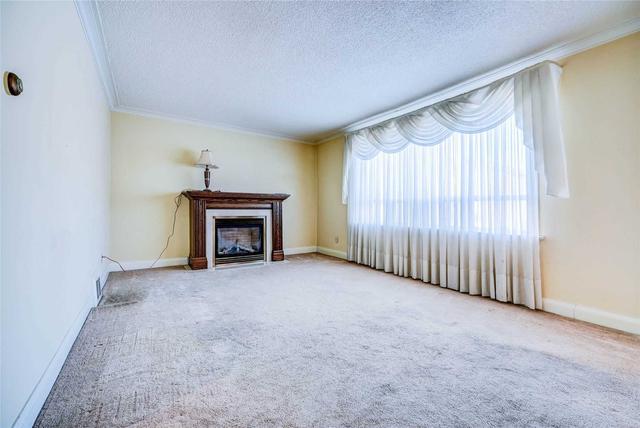 5 Boem Ave, House detached with 3 bedrooms, 3 bathrooms and 3 parking in Toronto ON | Image 6