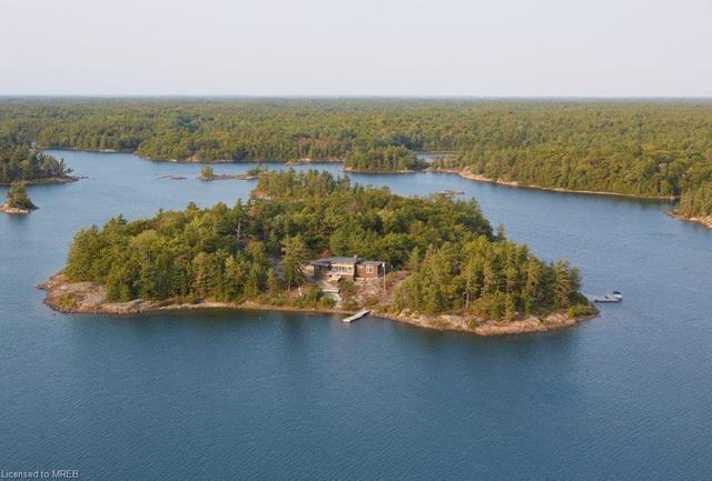 b424 Pt Ruby Island, House detached with 3 bedrooms, 1 bathrooms and null parking in Parry Sound ON | Image 2