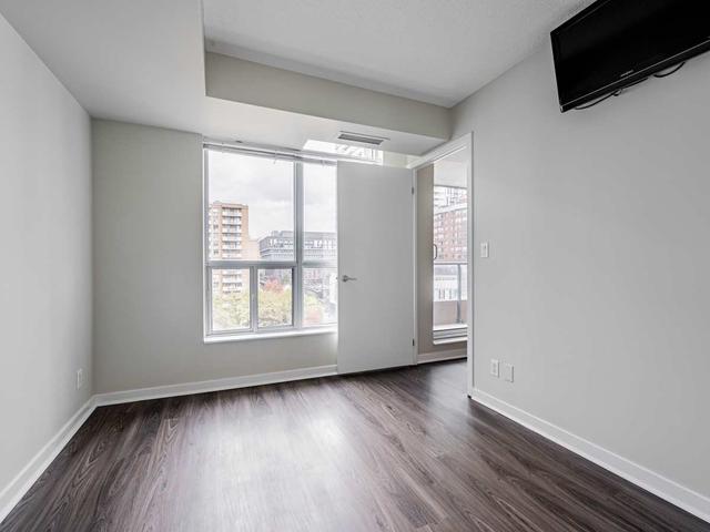 802 - 76 Shuter St, Condo with 1 bedrooms, 1 bathrooms and 1 parking in Toronto ON | Image 6