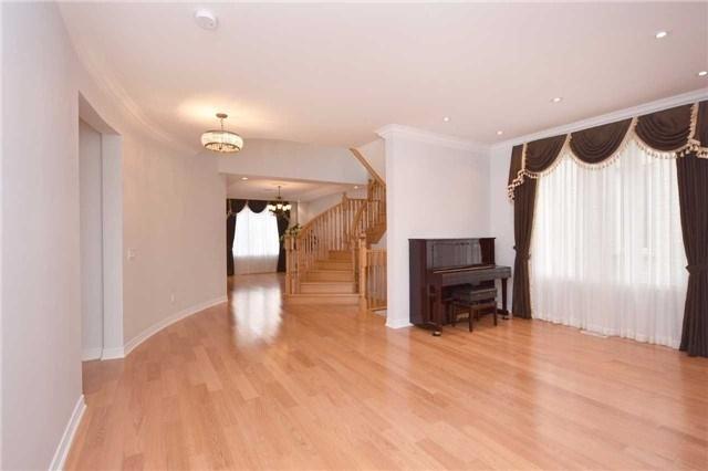 541 Gardenbrook Ave, House detached with 4 bedrooms, 4 bathrooms and 4 parking in Oakville ON | Image 4