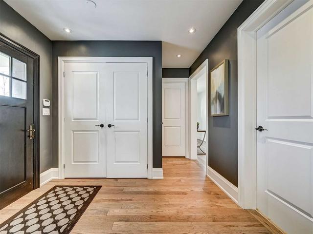 1036 Old Derry Rd, House detached with 3 bedrooms, 3 bathrooms and 8 parking in Mississauga ON | Image 35