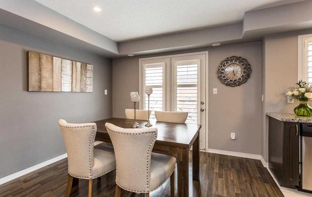 14 - 35 Hays Blvd, Townhouse with 2 bedrooms, 2 bathrooms and 152 parking in Oakville ON | Image 3