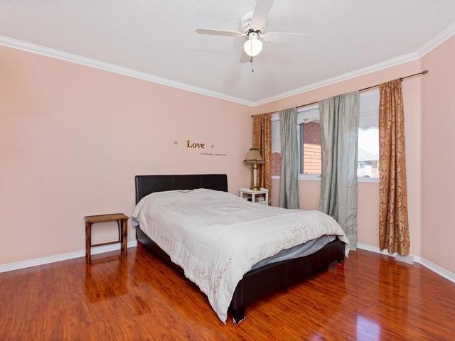 6842 Dillingwood Dr, House attached with 3 bedrooms, 3 bathrooms and 2 parking in Mississauga ON | Image 12