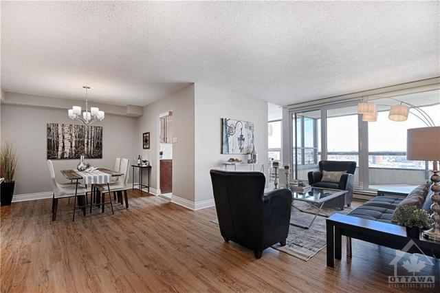 2302 - 1500 Riverside Drive, Condo with 2 bedrooms, 2 bathrooms and 1 parking in Ottawa ON | Image 4