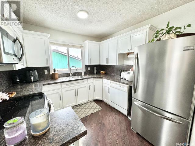 1462 Sibbald Crescent, House detached with 4 bedrooms, 2 bathrooms and null parking in Prince Albert SK | Image 3