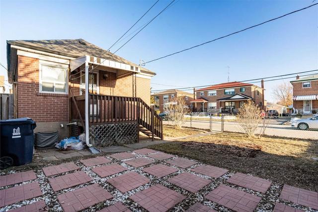 2 Ravenal St, House detached with 2 bedrooms, 1 bathrooms and 4 parking in Toronto ON | Image 13