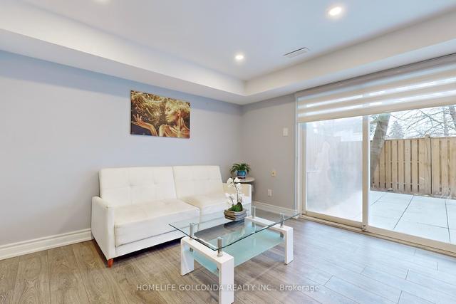 31 Jenny Wrenway, Townhouse with 3 bedrooms, 2 bathrooms and 2 parking in Toronto ON | Image 12