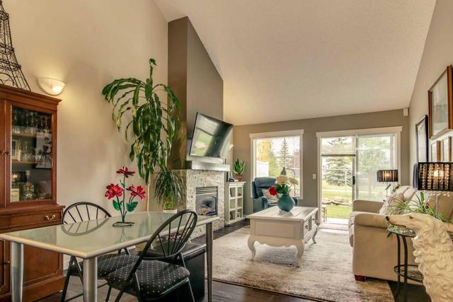 26 Somervale Park Sw, Home with 2 bedrooms, 1 bathrooms and 2 parking in Calgary AB | Image 6