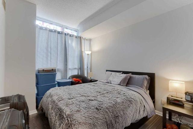 720 - 219 Fort York Blvd, Condo with 1 bedrooms, 1 bathrooms and 1 parking in Toronto ON | Image 2
