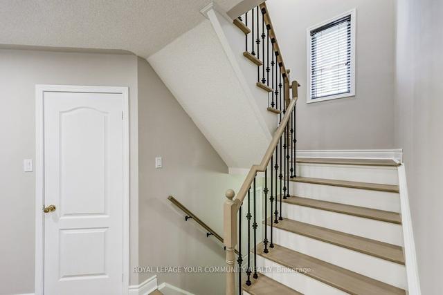 156 Flagstone Way, House semidetached with 3 bedrooms, 3 bathrooms and 3 parking in Newmarket ON | Image 15