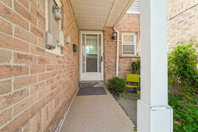 52 Wickstead Crt, Townhouse with 2 bedrooms, 3 bathrooms and 1 parking in Brampton ON | Image 34