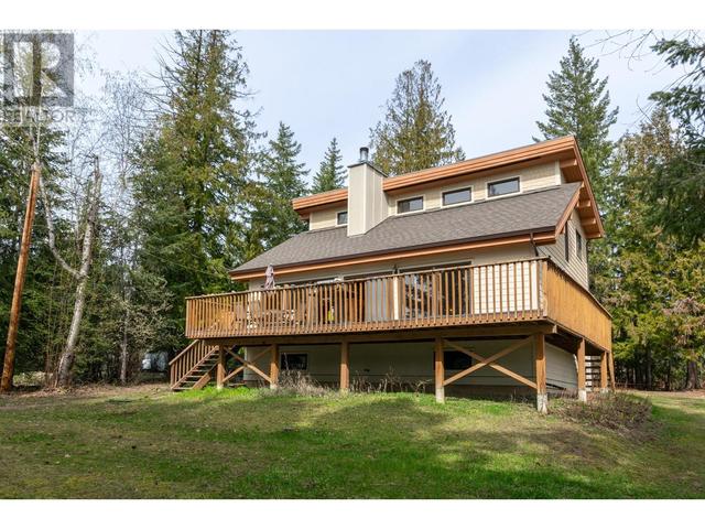 5271 Meadow Creek Crescent, House detached with 3 bedrooms, 2 bathrooms and 4 parking in Columbia Shuswap F BC | Image 36