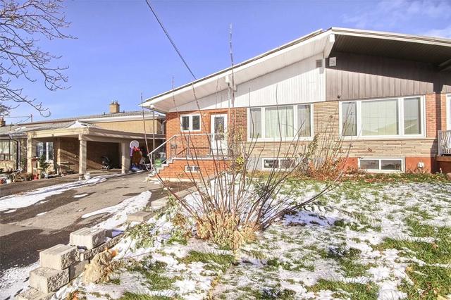 34 Fallingdale Cres, House semidetached with 4 bedrooms, 3 bathrooms and 2 parking in Toronto ON | Image 12