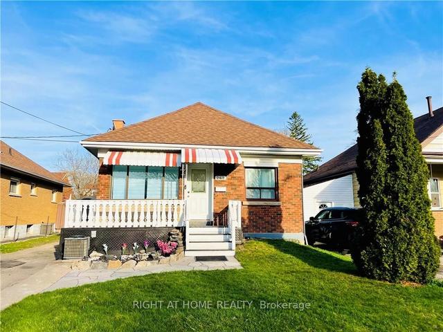 263 East 8th St, House detached with 3 bedrooms, 2 bathrooms and 4 parking in Hamilton ON | Image 16