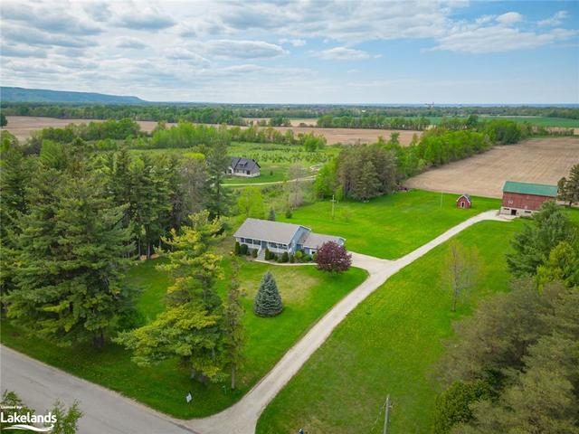 7304 36/37 Nottawasaga Sideroad, House detached with 4 bedrooms, 2 bathrooms and 12 parking in Clearview ON | Image 7