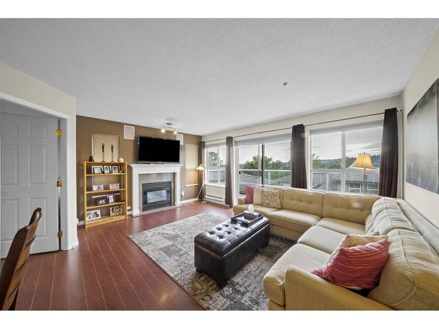 1130 O'flaherty Gate, House attached with 2 bedrooms, 2 bathrooms and null parking in Port Coquitlam BC | Card Image