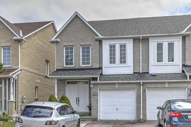 203 Sunway Sq, House attached with 3 bedrooms, 4 bathrooms and 4 parking in Markham ON | Card Image