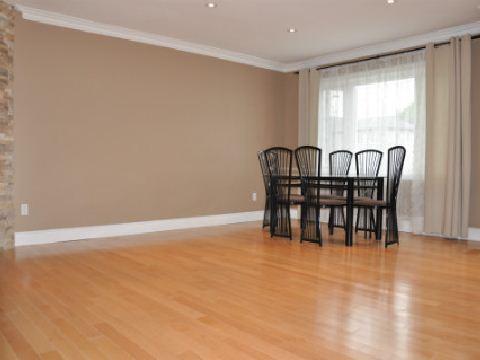 44 Muir Dr, House detached with 3 bedrooms, 3 bathrooms and 1 parking in Toronto ON | Image 3