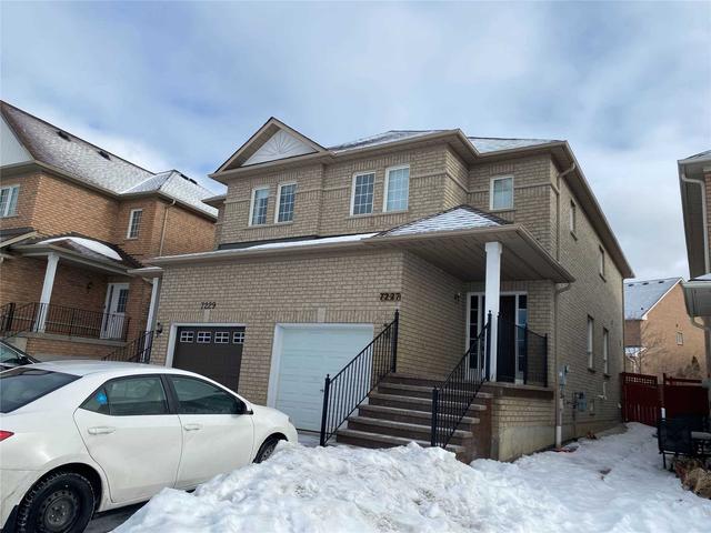 7227 Sedan Sq, House semidetached with 2 bedrooms, 1 bathrooms and 1 parking in Mississauga ON | Image 1