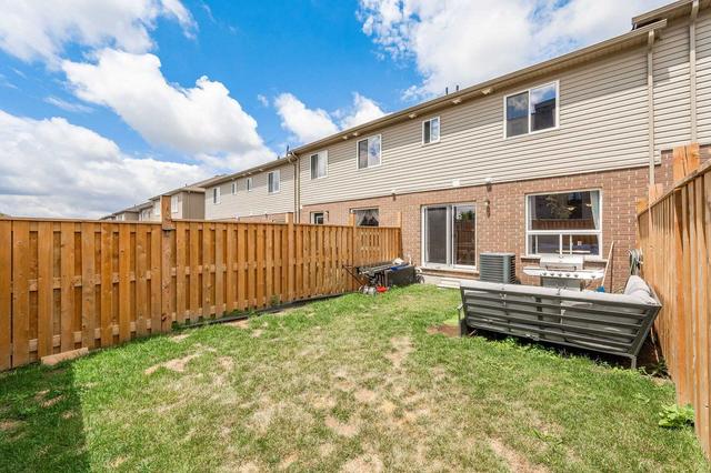 124 Summit Ridge Dr, House attached with 3 bedrooms, 3 bathrooms and 2 parking in Guelph ON | Image 33